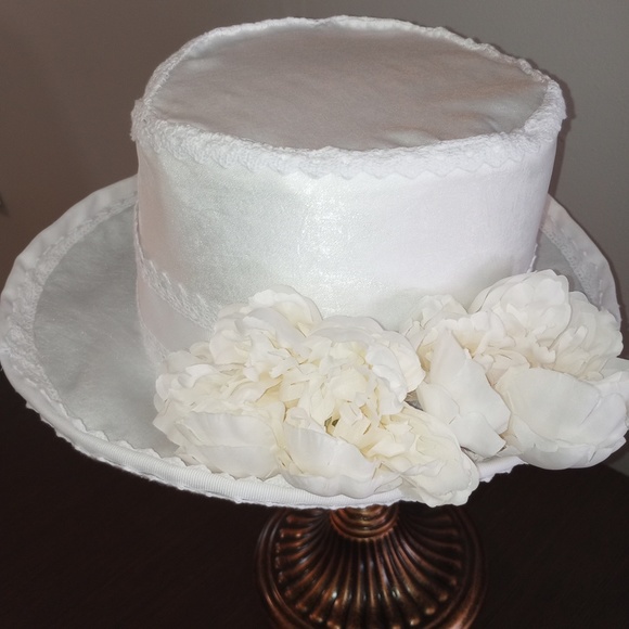 Gorgeous Wedding White Satin and Lace Ladies Top Hat and Cosplay